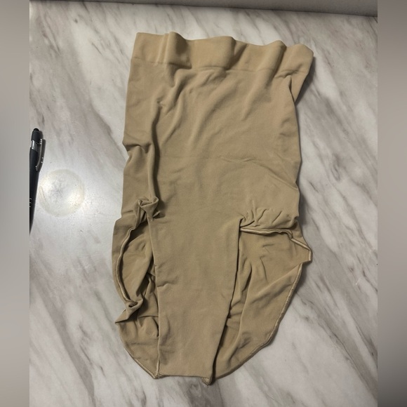 SKIMS Shapewear in Nude 2XL - Picture 3 of 6